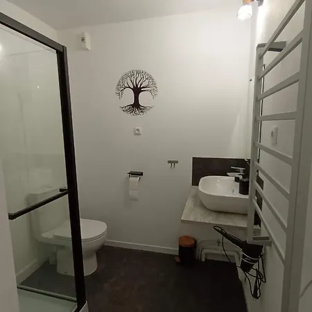 Les De La Vallee بيت ضيافة